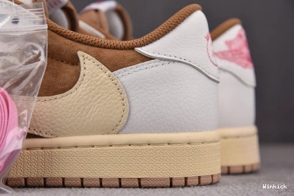 Travis Air DM7866-106 Low Scott OG 1 x Jordan 0719